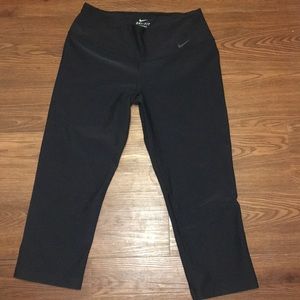 Nike dri fit capri